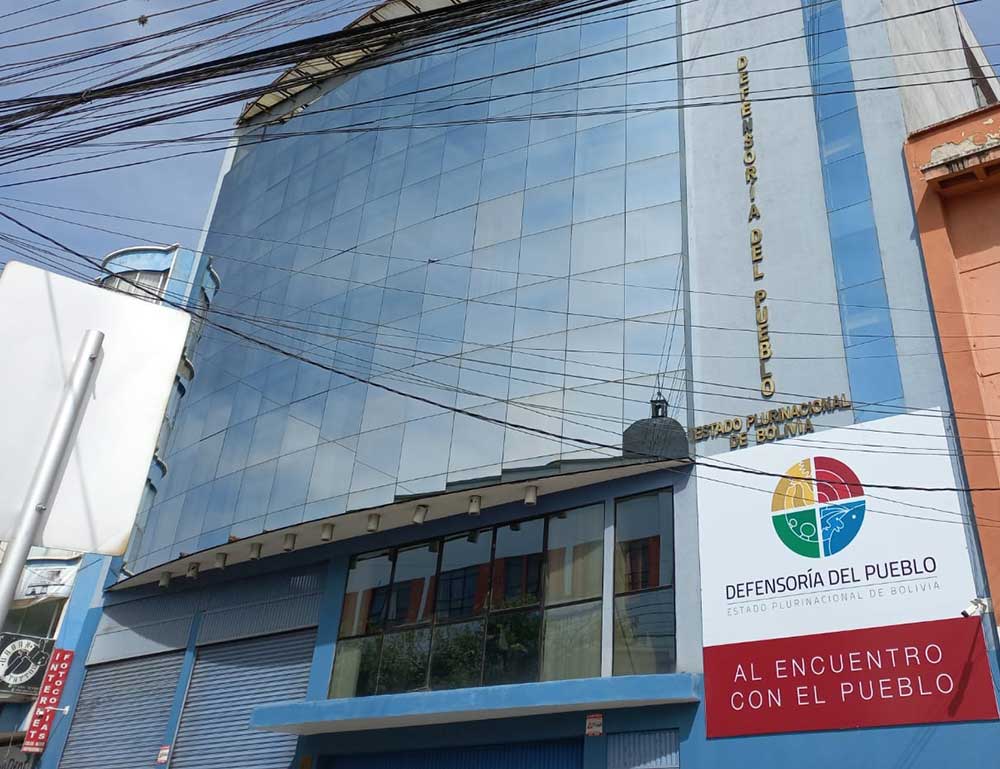 Gobierno coordina con Defensoría del Pueblo convocatoria al diálogo