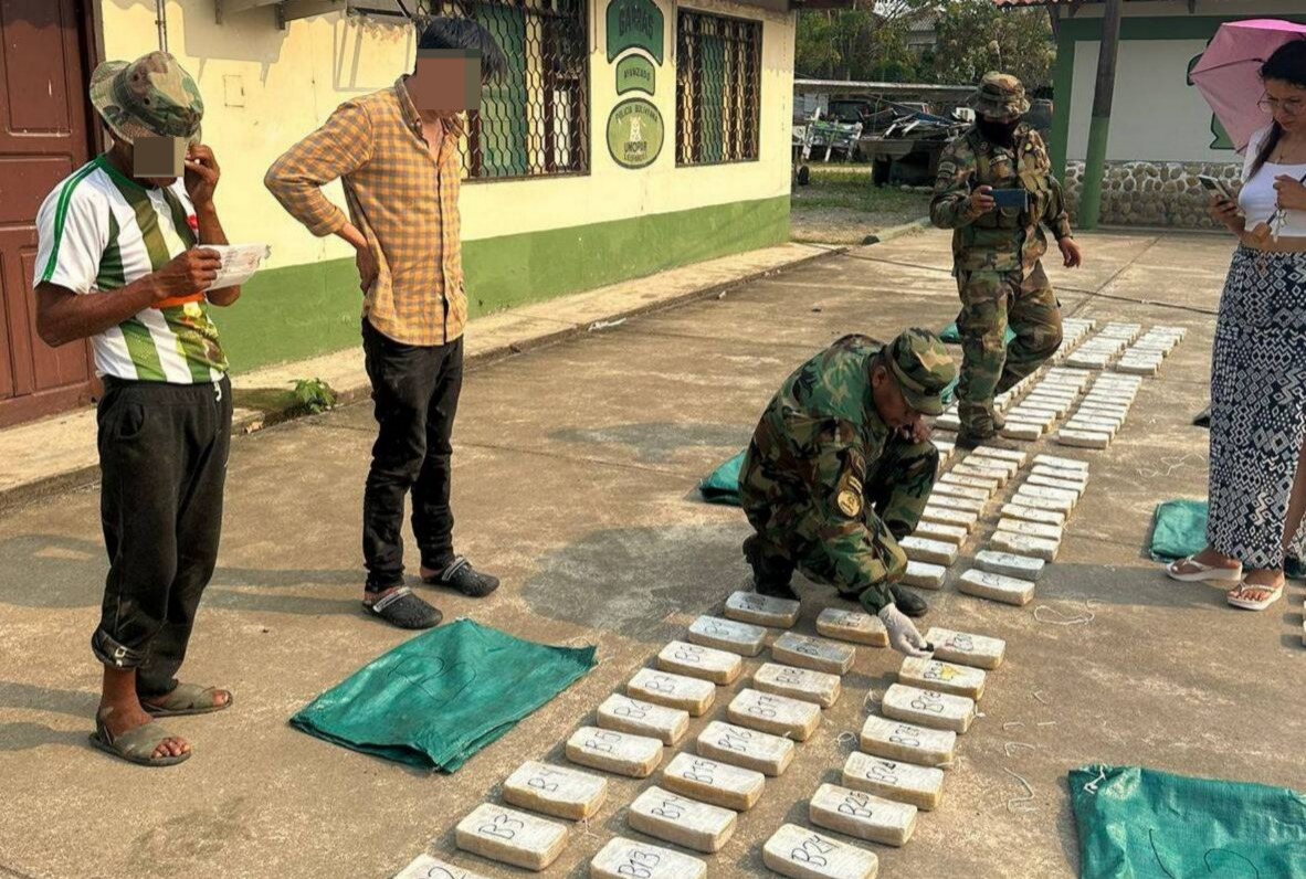 Destruyen 12 fábricas de droga y aprehenden a dos personas con cocaína en Villa Tunari 