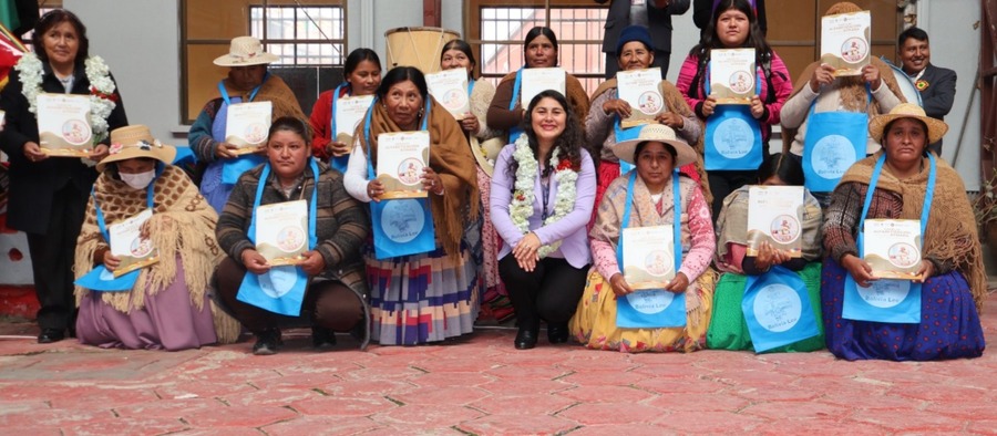 En El Alto inauguran punto de alfabetización en aymara para revitalizar la lengua originaria