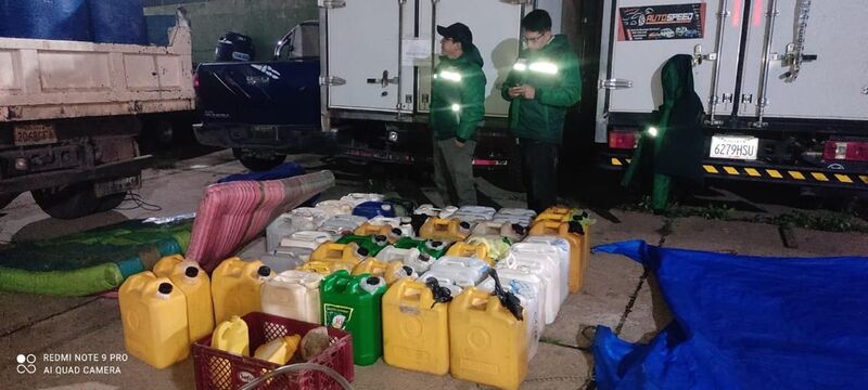 Sentencian a 3 años de cárcel a 3 personas por almacenar ilegalmente 3.640 litros de combustibles en Chuquisaca