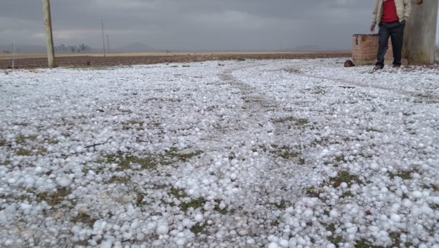 Granizo y lluvias colapsaron bocas de tormenta y provocaron desborde del río Lark’a Jahuira en El Alto
