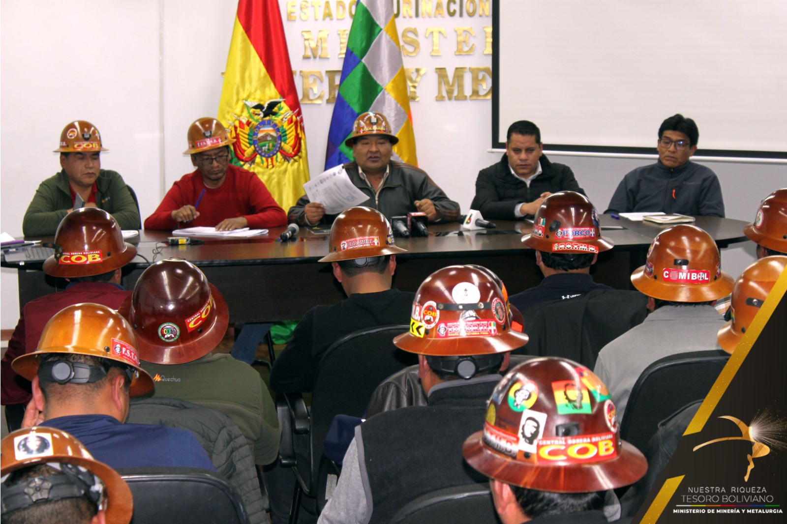 Minería y COB instalan mesa técnica de atención al pliego petitorio 