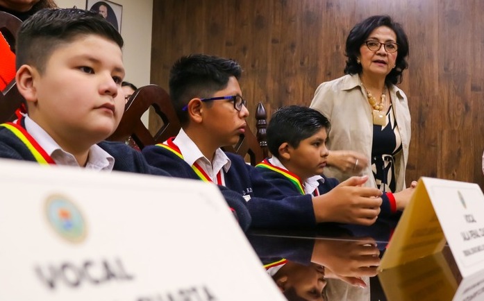 Niños expresan sus ideas, inquietudes y sueños en el Tribunal de Justicia de Cochabamba