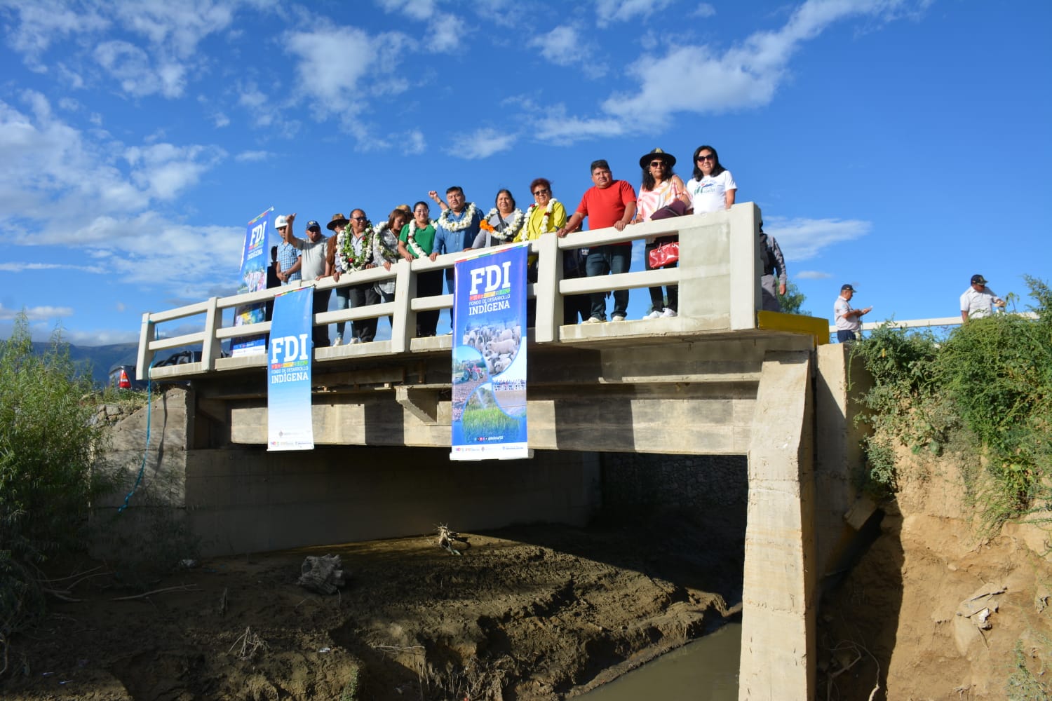 Entrega de dos puentes vehiculares en el municipio de Colcapirhua, Cochabamba. Foto: FDI