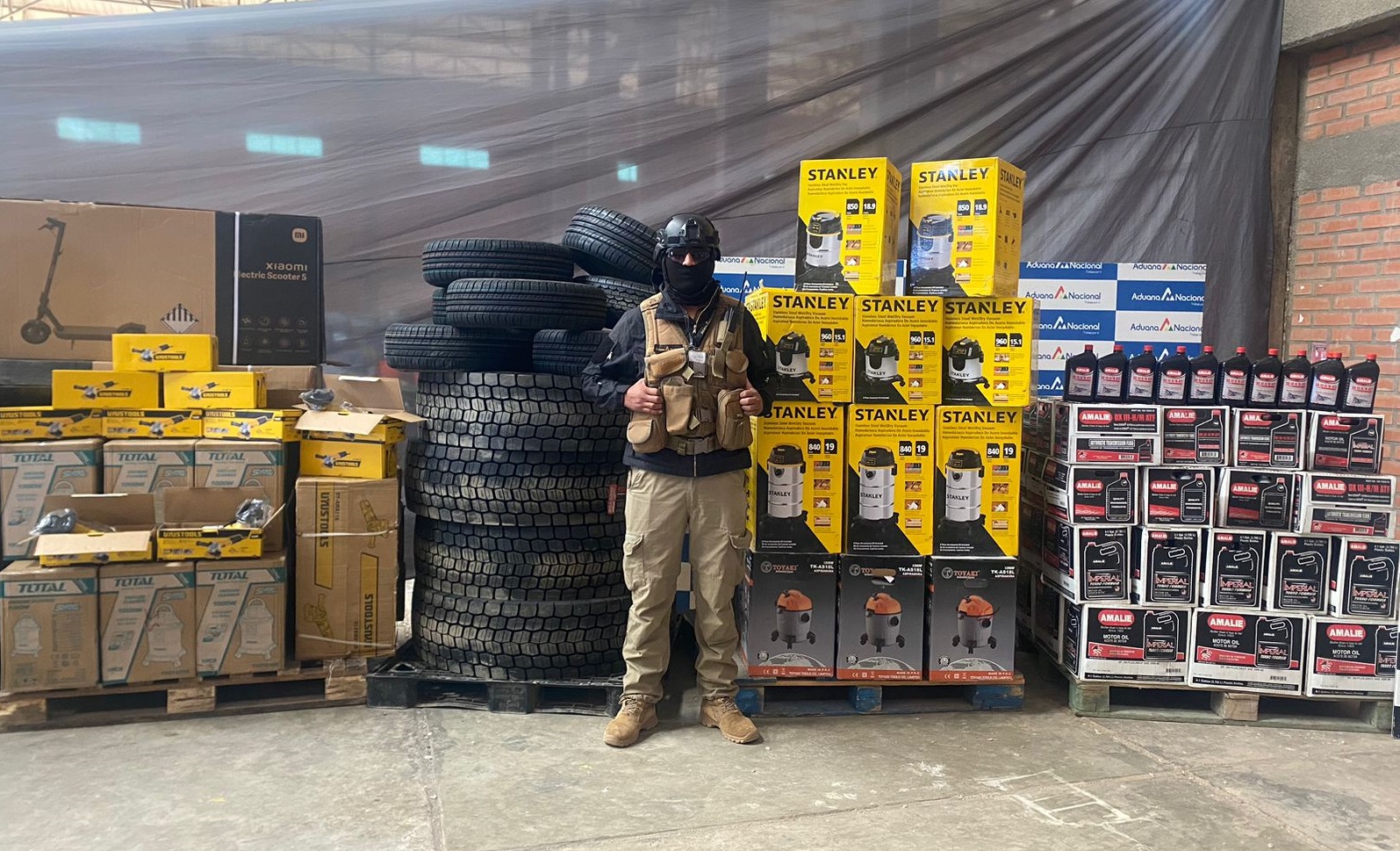 Comisan mercadería extranjera de contrabando valorada en Bs 9 millones en Oruro