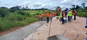 ABC y CAF verifican avance en la construcción de la carretera Povenir-San Miguel en Pando