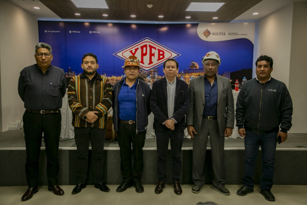 Hidrocarburos y COB acuerdan impulsar proyectos energéticos