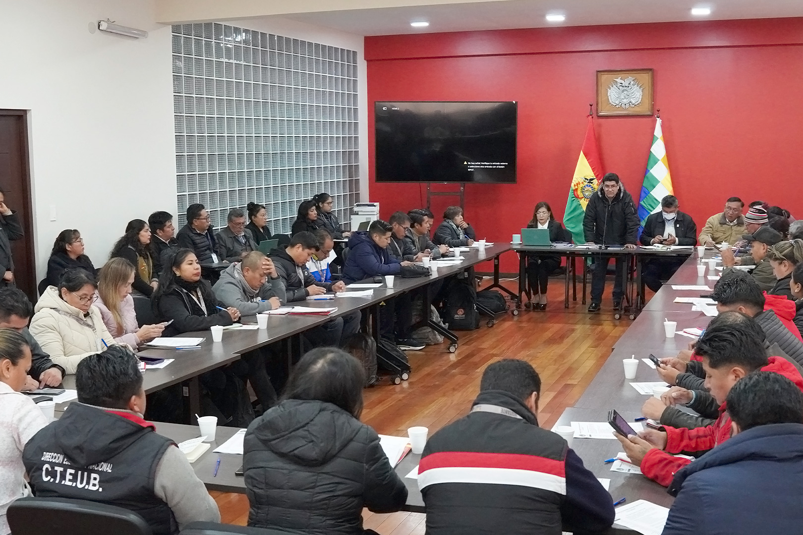 Educación y magisterio reinstalan diálogo tras liberación de dos maestros detenidos