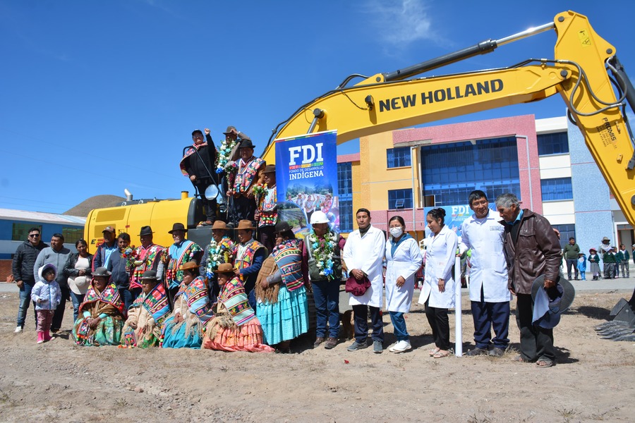 Gobierno potencia la producción de ganado camélido en el municipio orureño de Coipasa