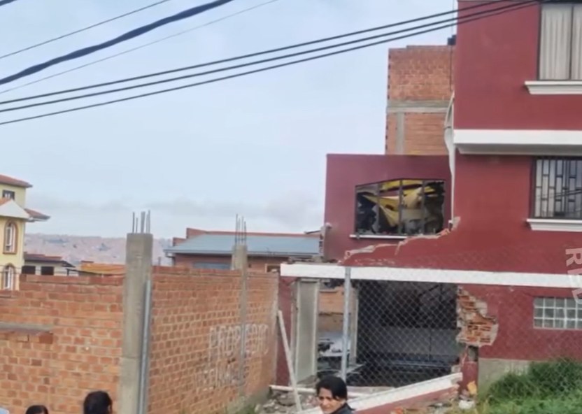 Policía confirma explosión en sauna-piscina de Alto Pampahasi, evalúan estado del inmueble