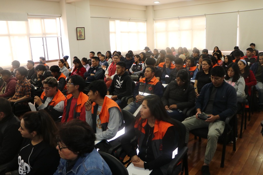 Estudiantes de institutos tecnológicos pueden acceder a fondos concursable del "Bolivia Emprende Más Verde" 