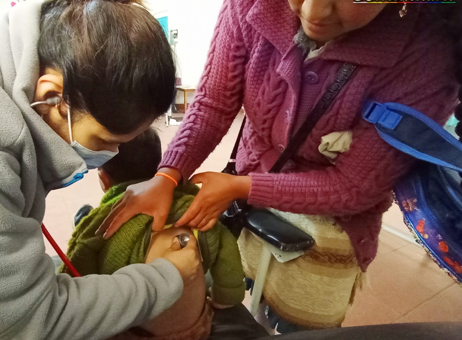 Desplazan brigadas médicas a colegios para detectar resfríos e influenza en Potosí