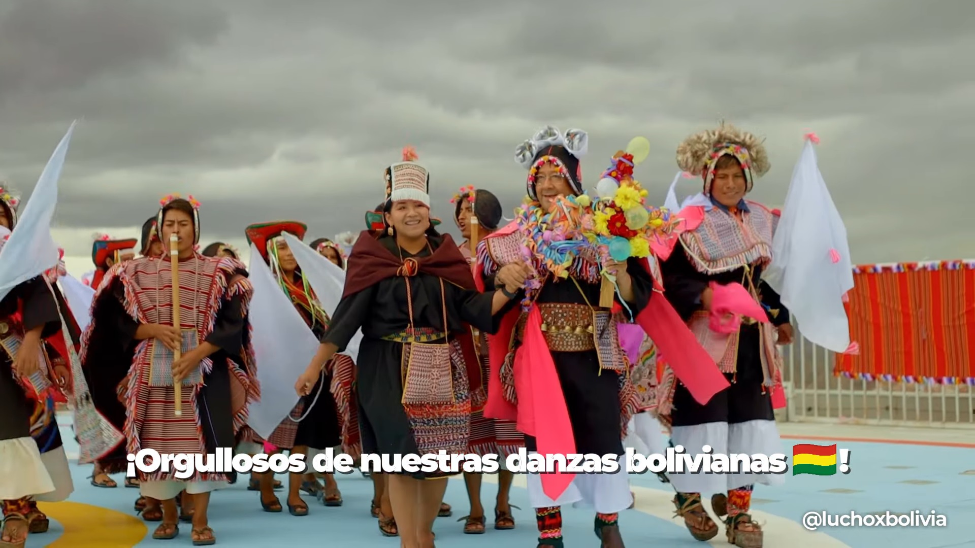 Arce rinde homenaje a las danzas folklóricas bolivianas en el Día Internacional de la Danza