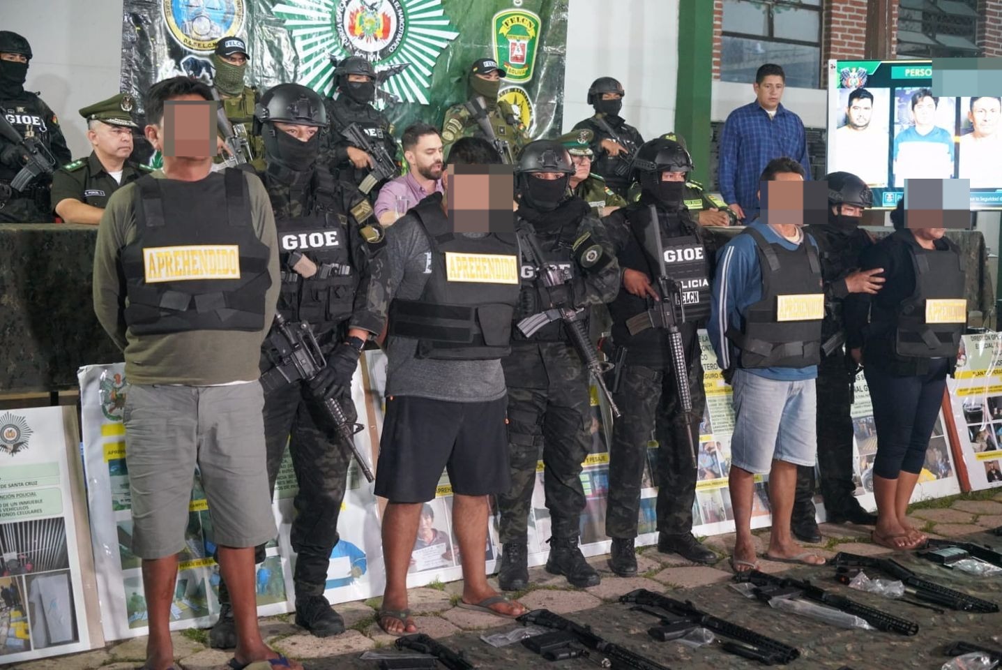 Secuestran dos vehículos y aprehenden a seis personas vinculadas al narcotráfico en Cochabamba