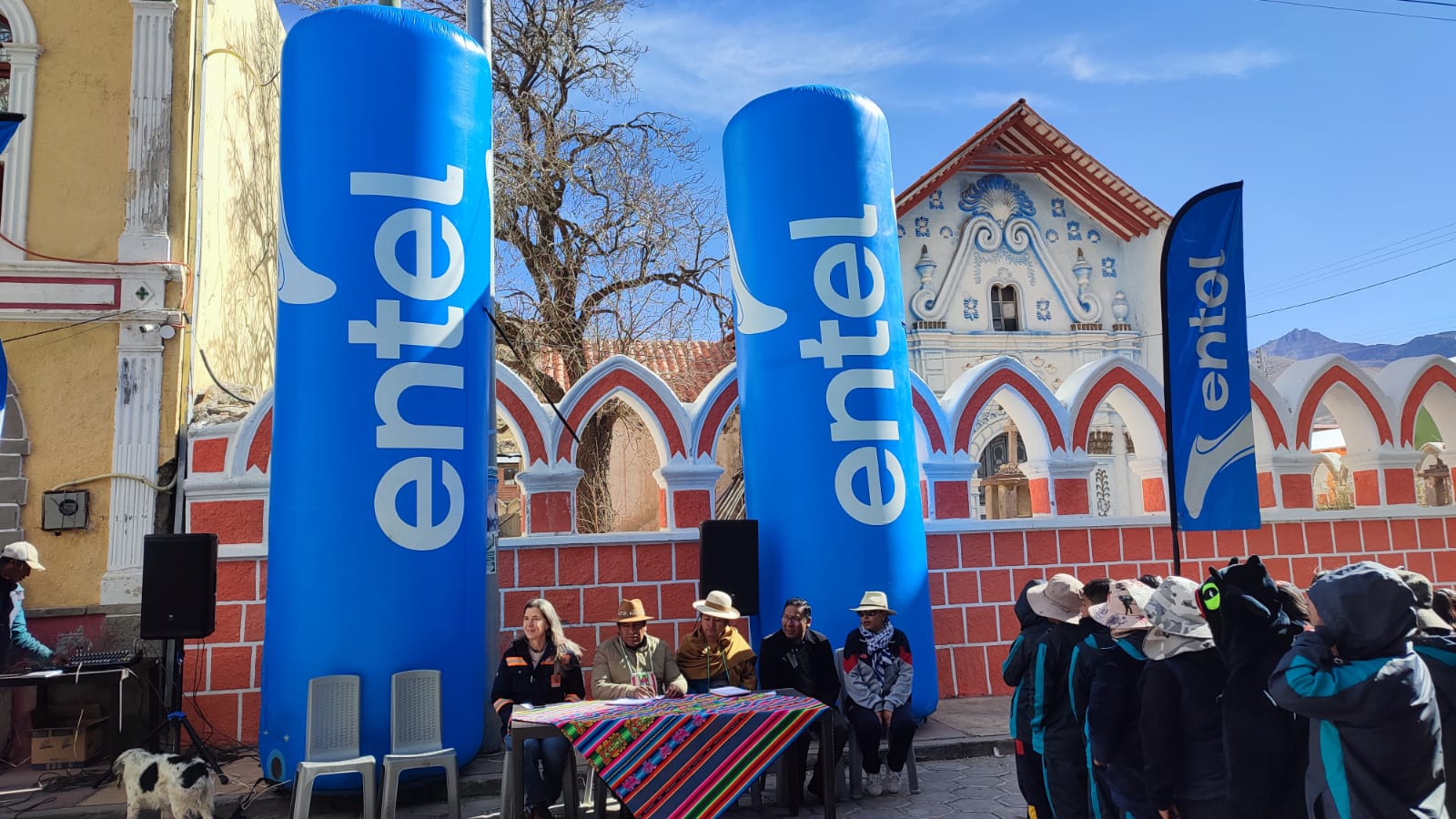 Entregan Radio Base y Fibra Óptica en Alto Beni y Salinas de Garci Mendoza con más de Bs 16 millones 