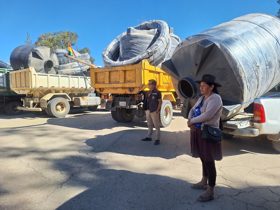 En Sucre entregan insumos para asegurar agua en 15 de municipios afectados por sequías e inundaciones