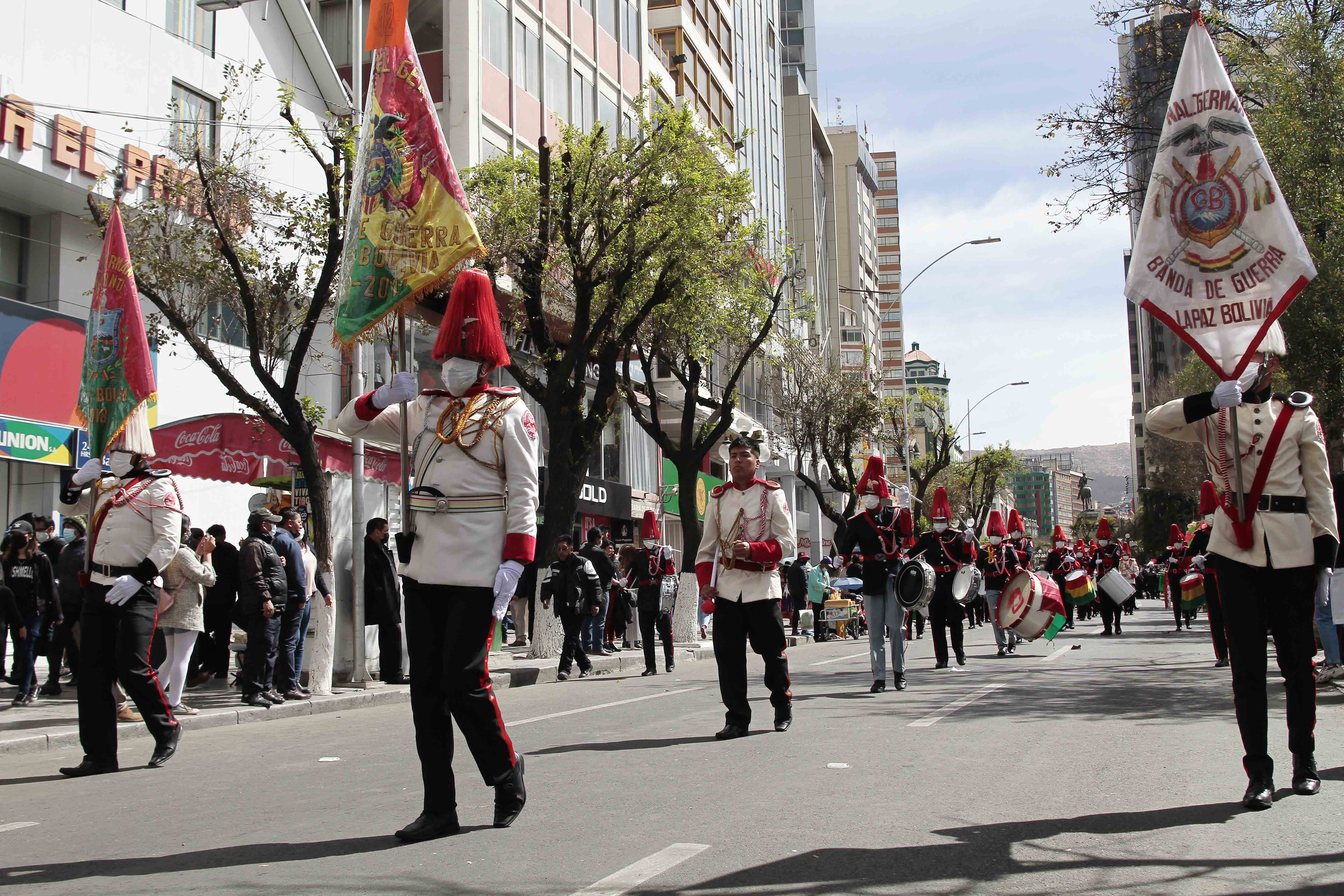 Tres desfiles escolares por el 6 de Agosto se desarrollarán este martes en la ciudad de La Paz