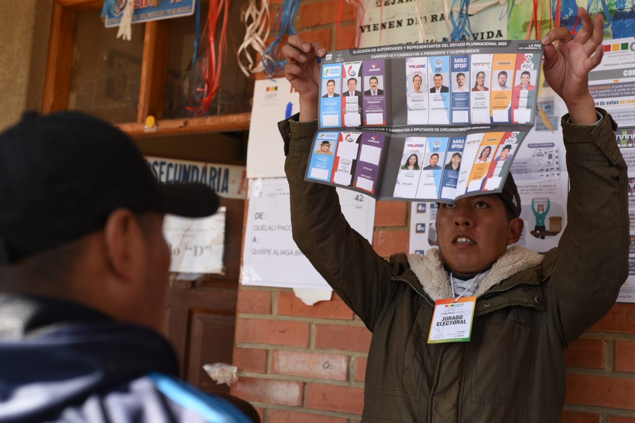 TSE evalúa medidas más estrictas para regular a encuestadoras en segunda vuelta electoral 