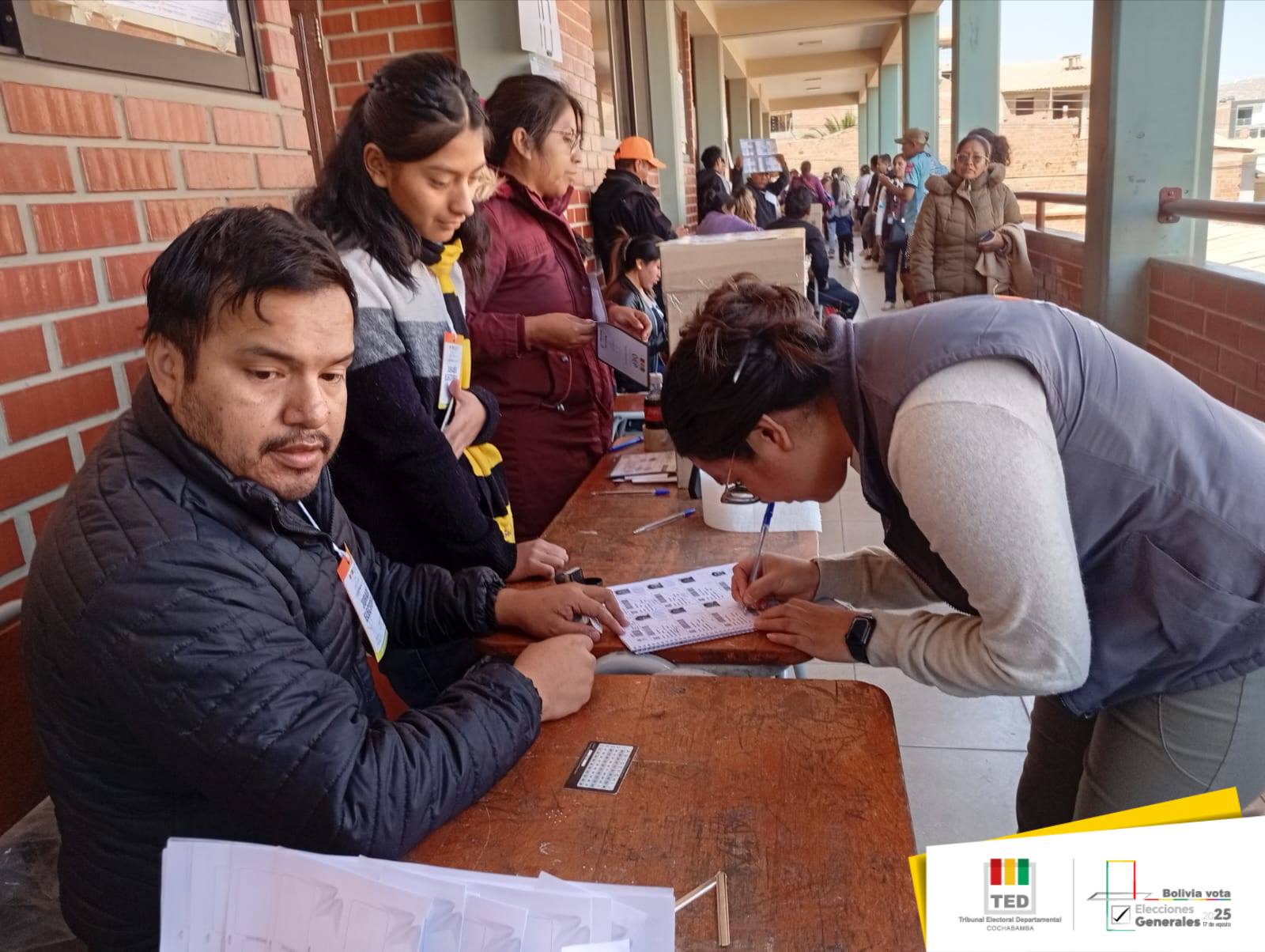 En La Paz y Cochabamba, PDC gana 17 diputaciones uninominales, Libre 3, Unidad 2 y AP 1