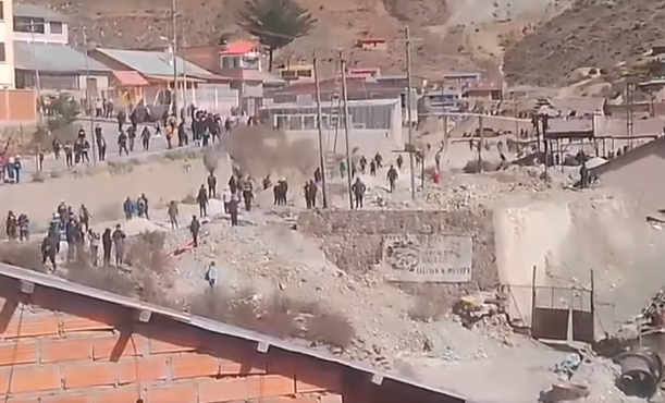 Aprehenden al alcalde de Llallagua por la violencia y asesinato de policías en los bloqueos evistas