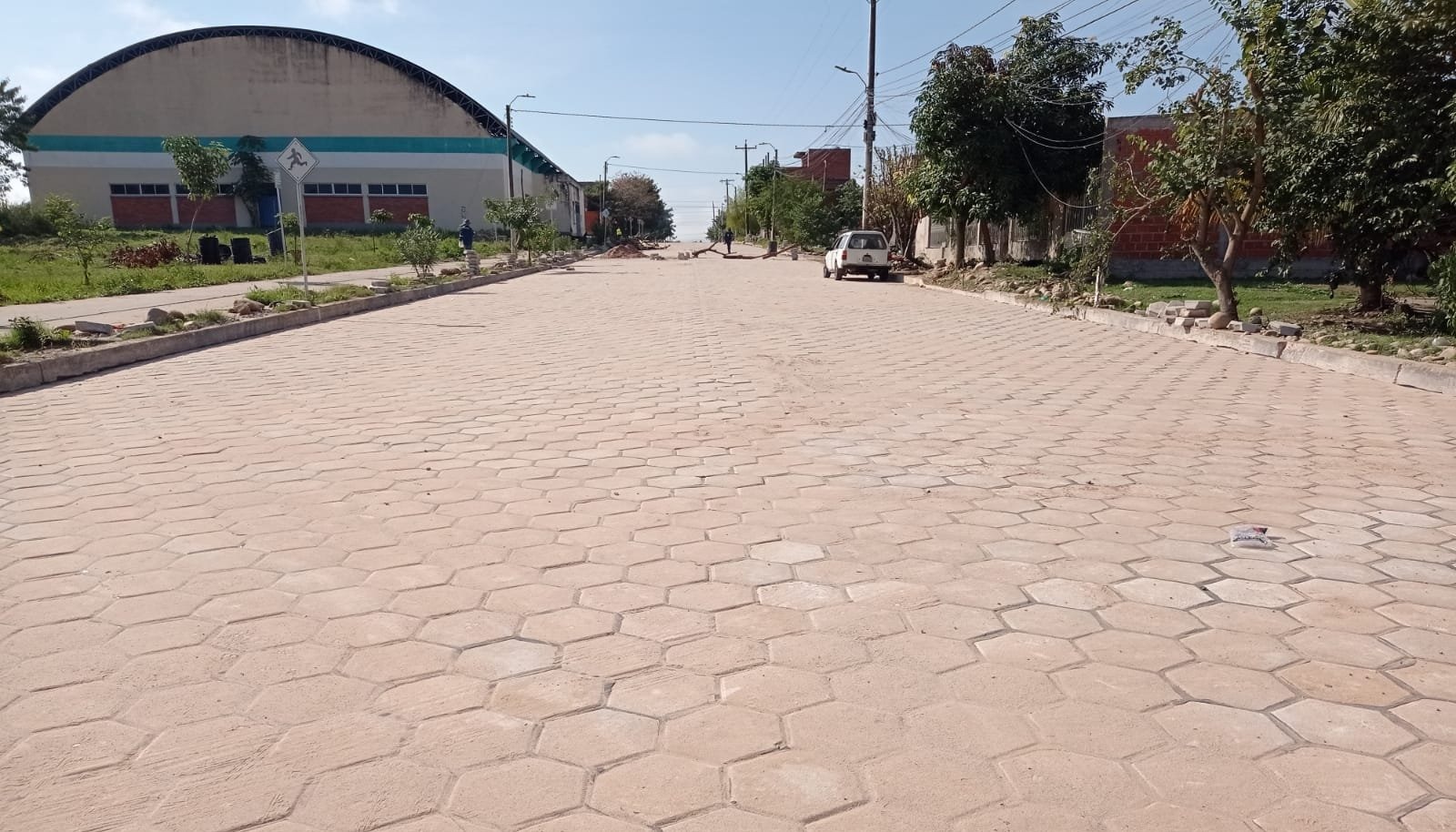 En Tarija enlosetan 98.000 metros de calles con inversión de Bs 20 millones y más de 4.000 familias beneficiadas
