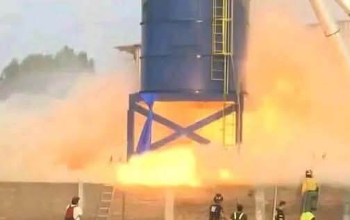 Dos bomberos son dados de alta y uno continúa en estado crítico por explosión en un silo en el Parque Industrial de Santa Cruz