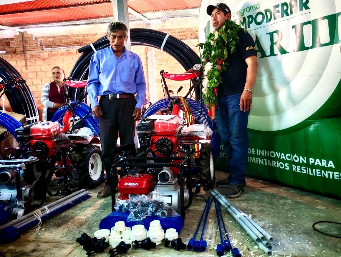 En Sipe Sipe entregan sistemas de riego y equipos para incrementar la producción de papa