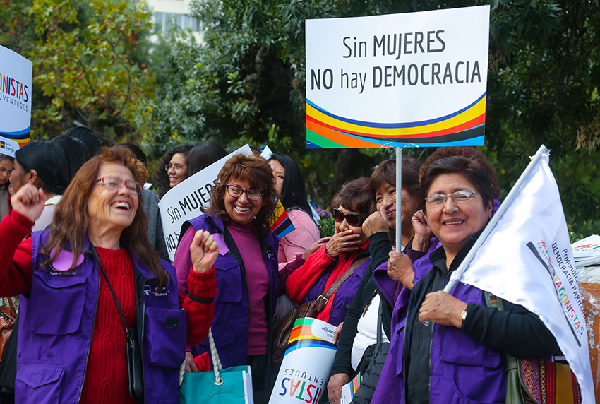 Activistas destacan participación femenina en la Asamblea Legislativa que llega al 52,4% de los escaños