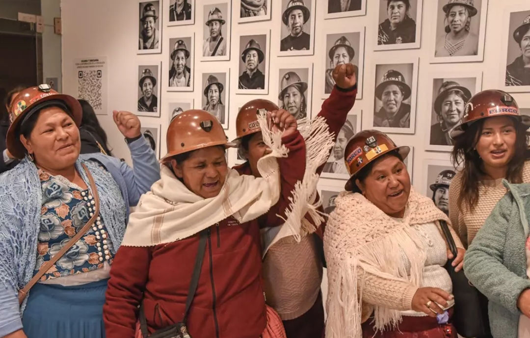 Participación de la mujer en el mercado laboral llega al 64%