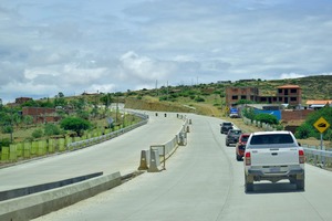 Construcción de la carretera Sucre-Yamparaez tiene avance de 91%, fortalecerá la producción y comercio en Chuquisaca