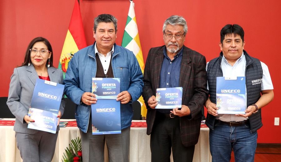 Educación lanza oferta formativa gestión 2025 con cursos y 200 becas de alto rendimiento para maestros 