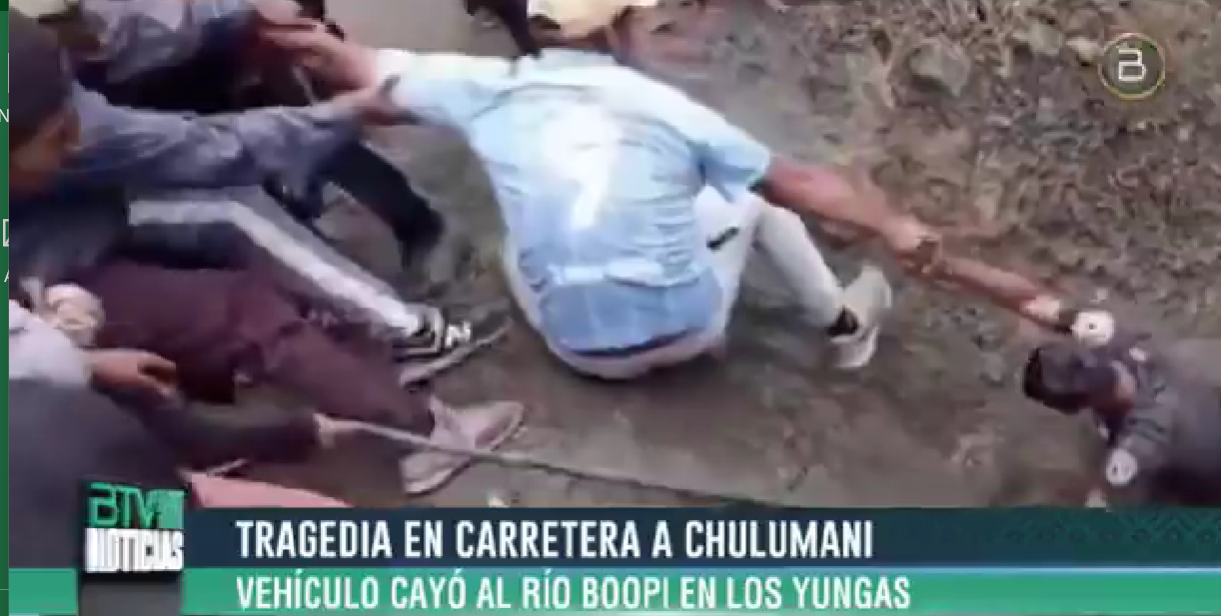 Buscan a dos personas desaparecidas tras embarrancamiento de un vehículo en Yungas