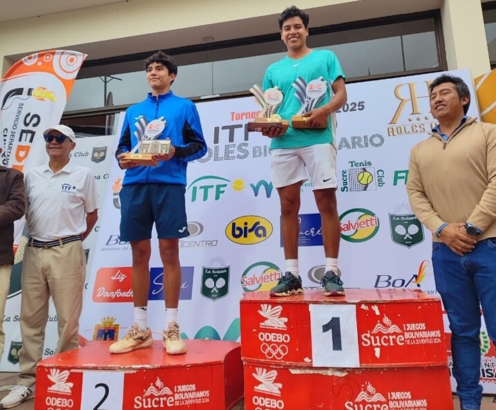 Tenista boliviano Alejandro Bejarano se consagra campeón de singles del torneo J30 “Copa Roles Hotel”