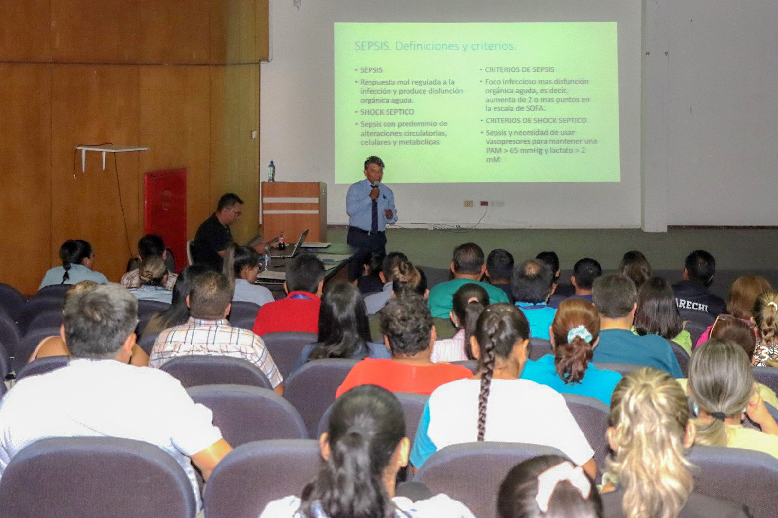 Cerca de 200 salubristas de Santa Cruz son capacitados en diagnóstico precoz de Sepsis y Meningitis