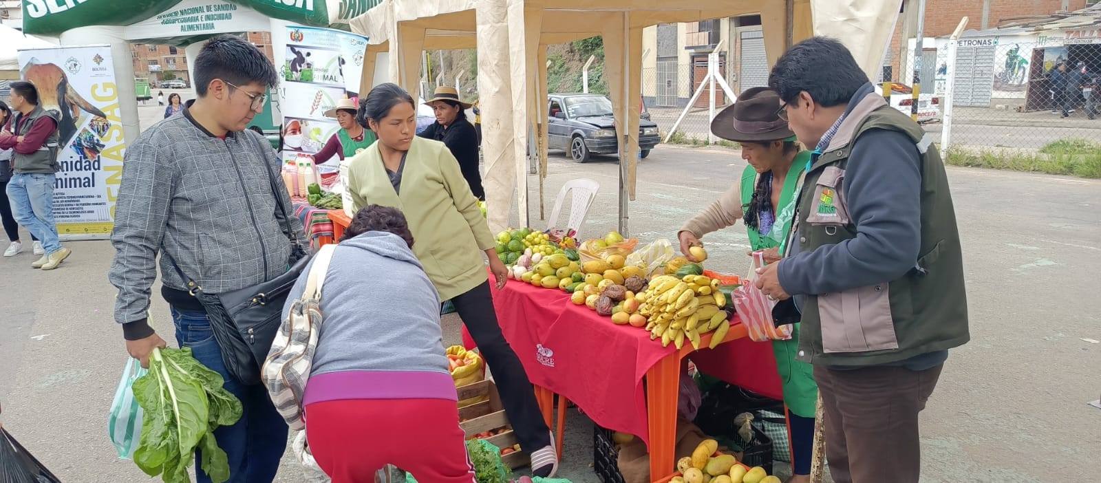 Feria “Del Campo a la Olla” en Sucre, Chuquisaca. Foto: MDRyT
