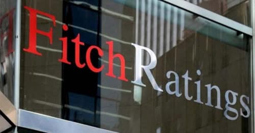 Analista cuestiona a Fitch Ratings y señala que su calificación no refleja la realidad económica del país