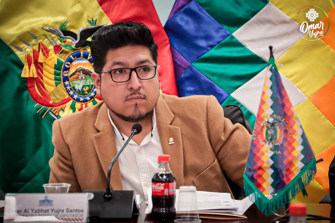 Yujra convoca al diálogo a Rodríguez y revela que el Senado tiene paralizados $us 781 millones en créditos