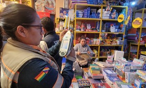 Operativo verifica incremento de precios y descarta presencia de metales pesados en materiales escolares en La Paz