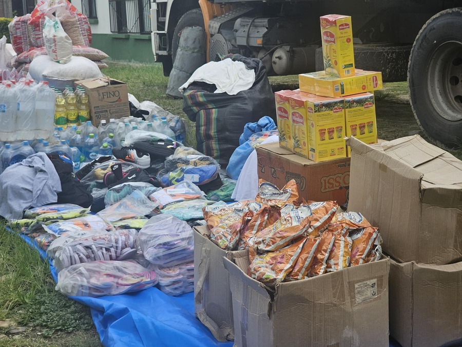 Gobierno entrega ayuda valuada en Bs 70 mil a familias damnificadas por el desborde del río en Monteagudo