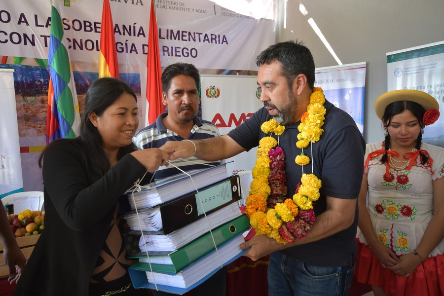 Entregan estudios de preinversión de proyectos de agua para Padcaya y Uriondo en Tarija