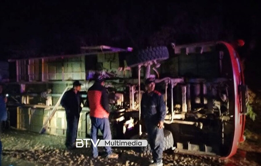 Bus vuelca y deja un saldo de 22 heridos en el municipio de Tarvita, Chuquisaca