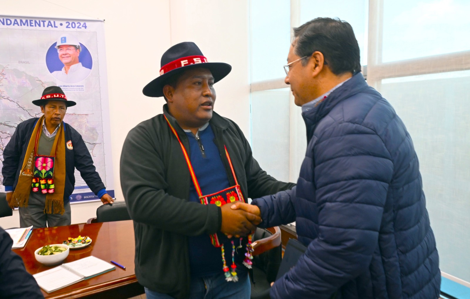 Arce y campesinos de Oruro evalúan ejecución de proyectos de impacto para fortalecer producción agrícola y avanzar en la industrialización