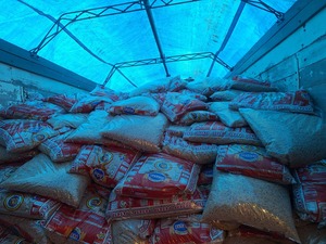 Desplazan militares y maquinaria para ayudar a los afectados por inundaciones en Tipuani