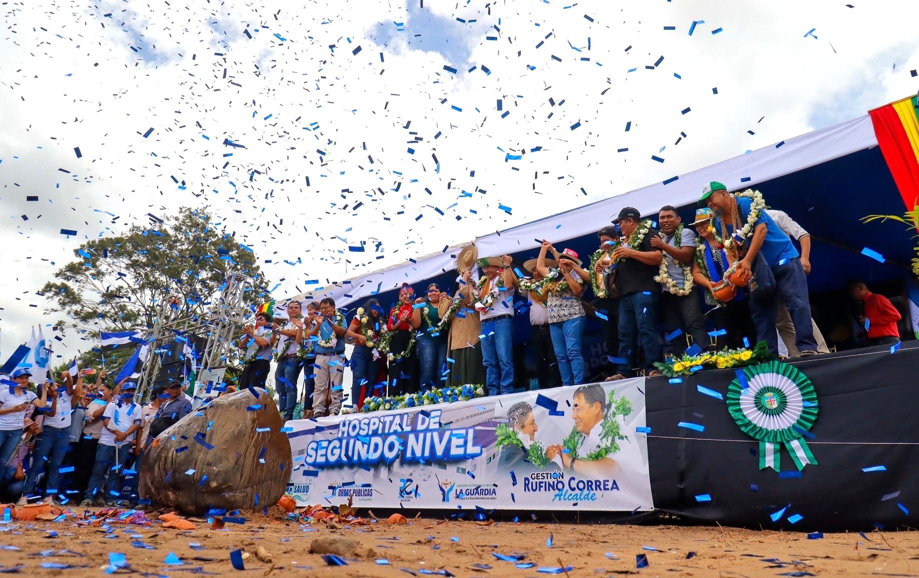 Arce asegura que se “hace mucho con poca plata”, inicia construcción de un hospital y entrega paquete de obras en La Guardia