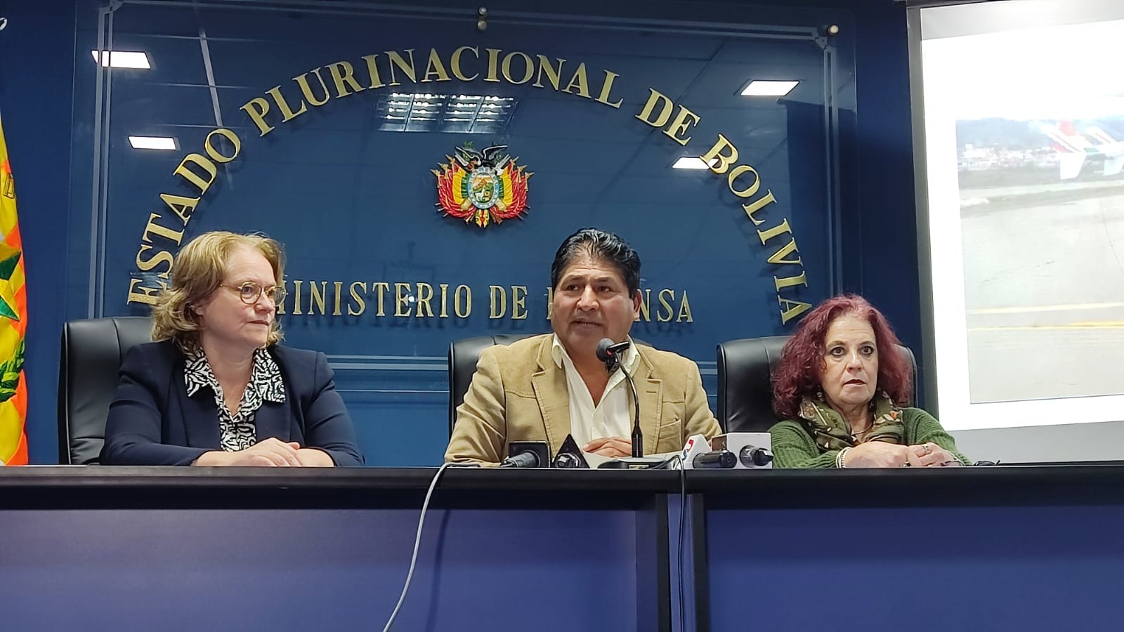 Gobierno nacional realizó operativo de evacuación de turista francés desde Uyuni a un centro hospitalario en Sucre. Foto: UC - MSyD