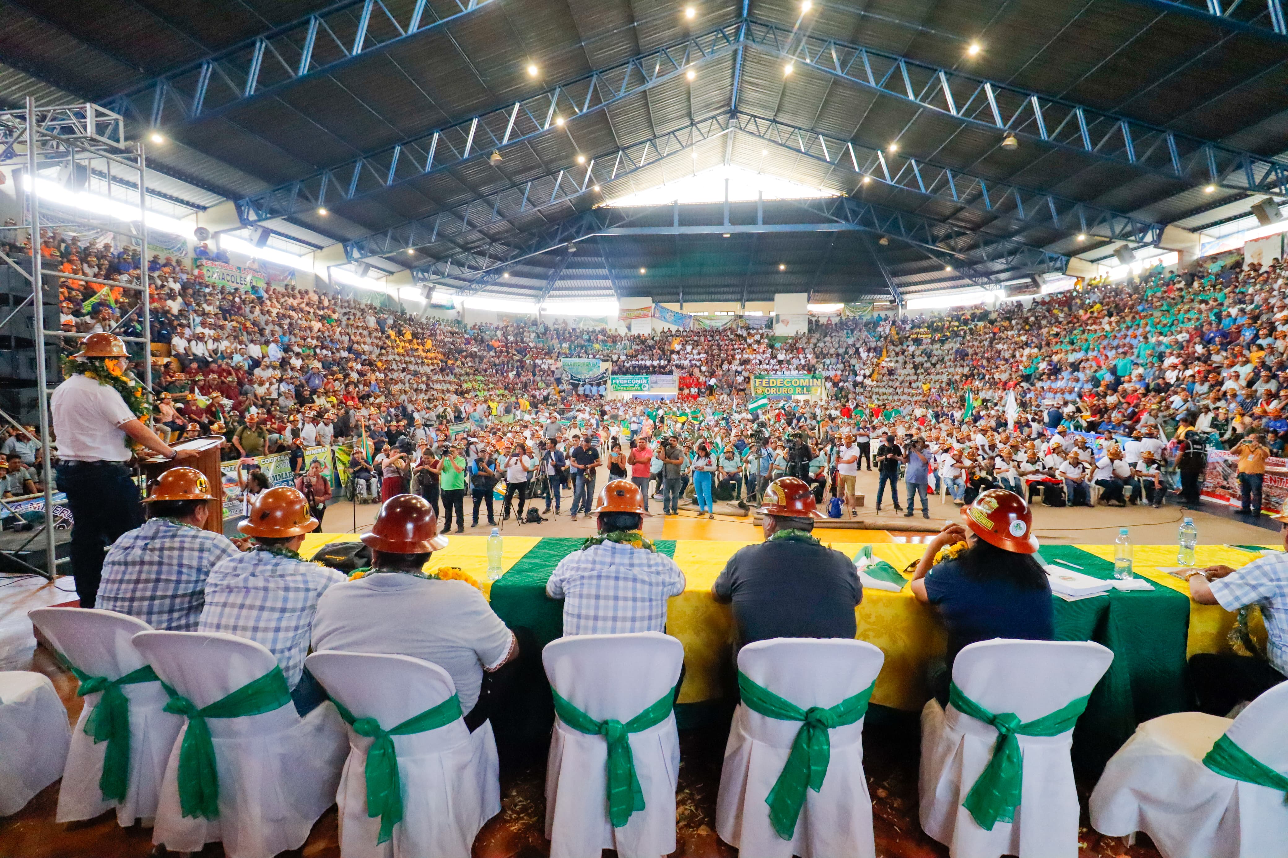 Arce llama al debate profundo ante intento de sabotaje de un grupo minoritario en congreso de Fencomin