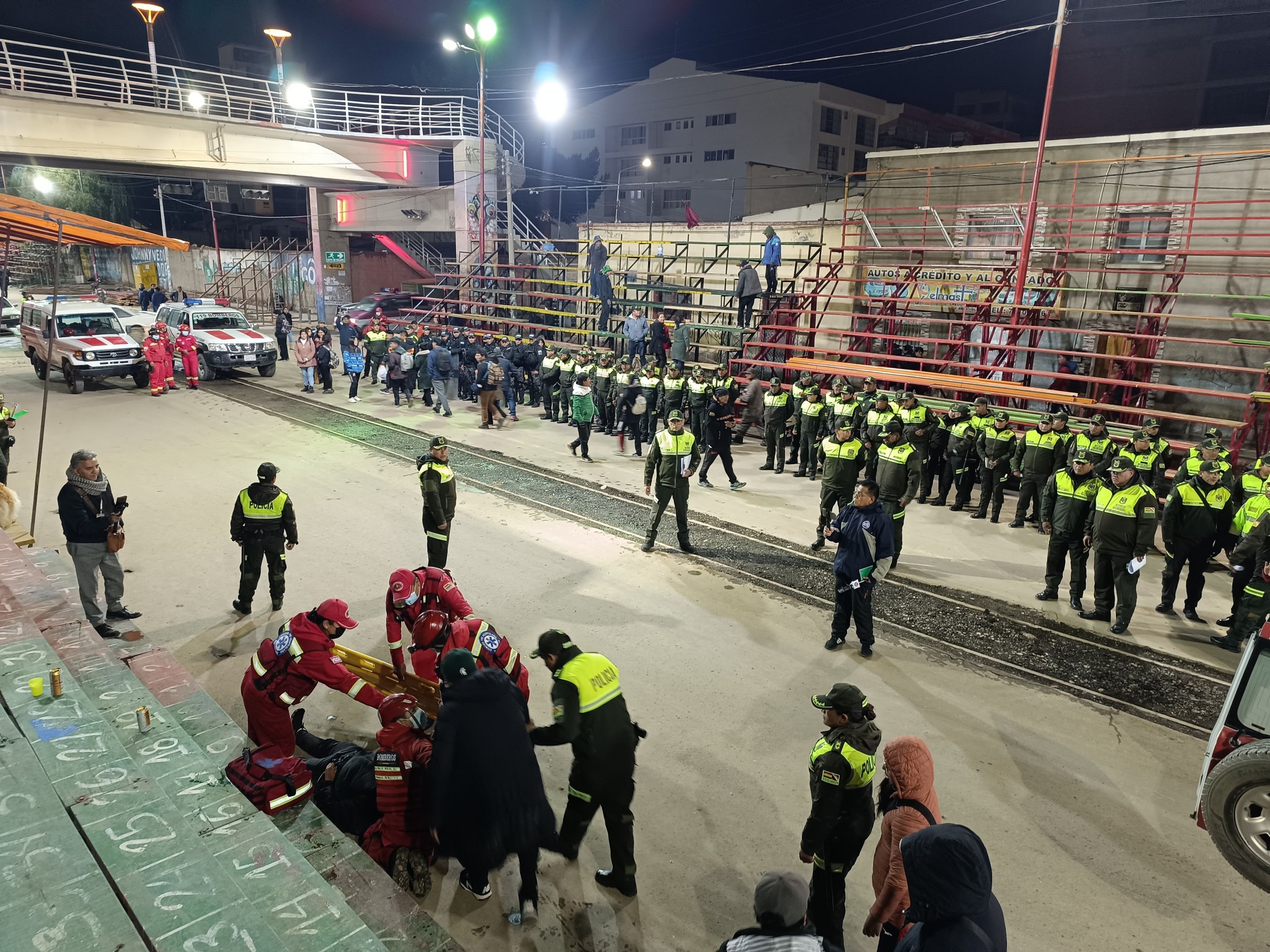 Despliegue de efectivos en la ruta del Carnaval de Oruro 2025. Foto: Comando Departamental de la Policía