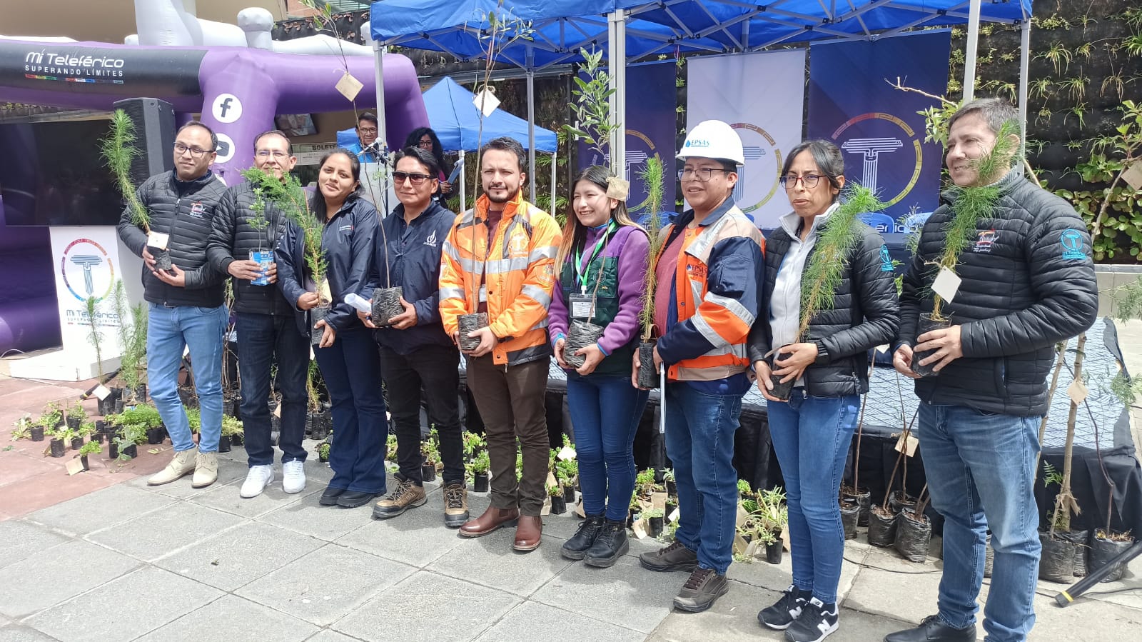 Cerca de 500 plantines fueron entregados en la primera versión del “Ecotrueque” en La Paz 