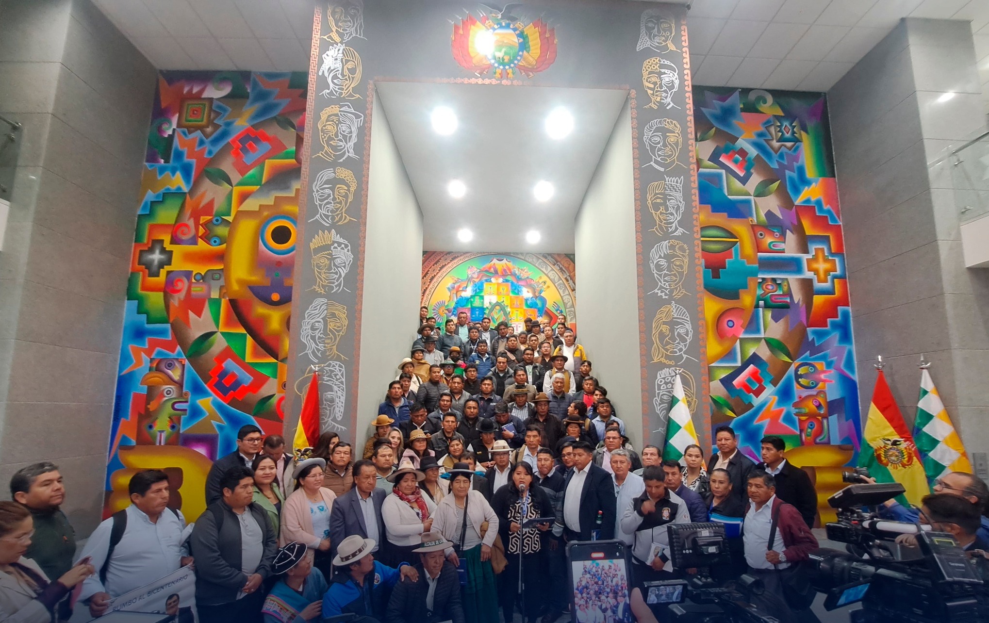 Alcaldes exigen aprobar contratos del litio y piden a Arce postularse a la reelección para completar la industrialización