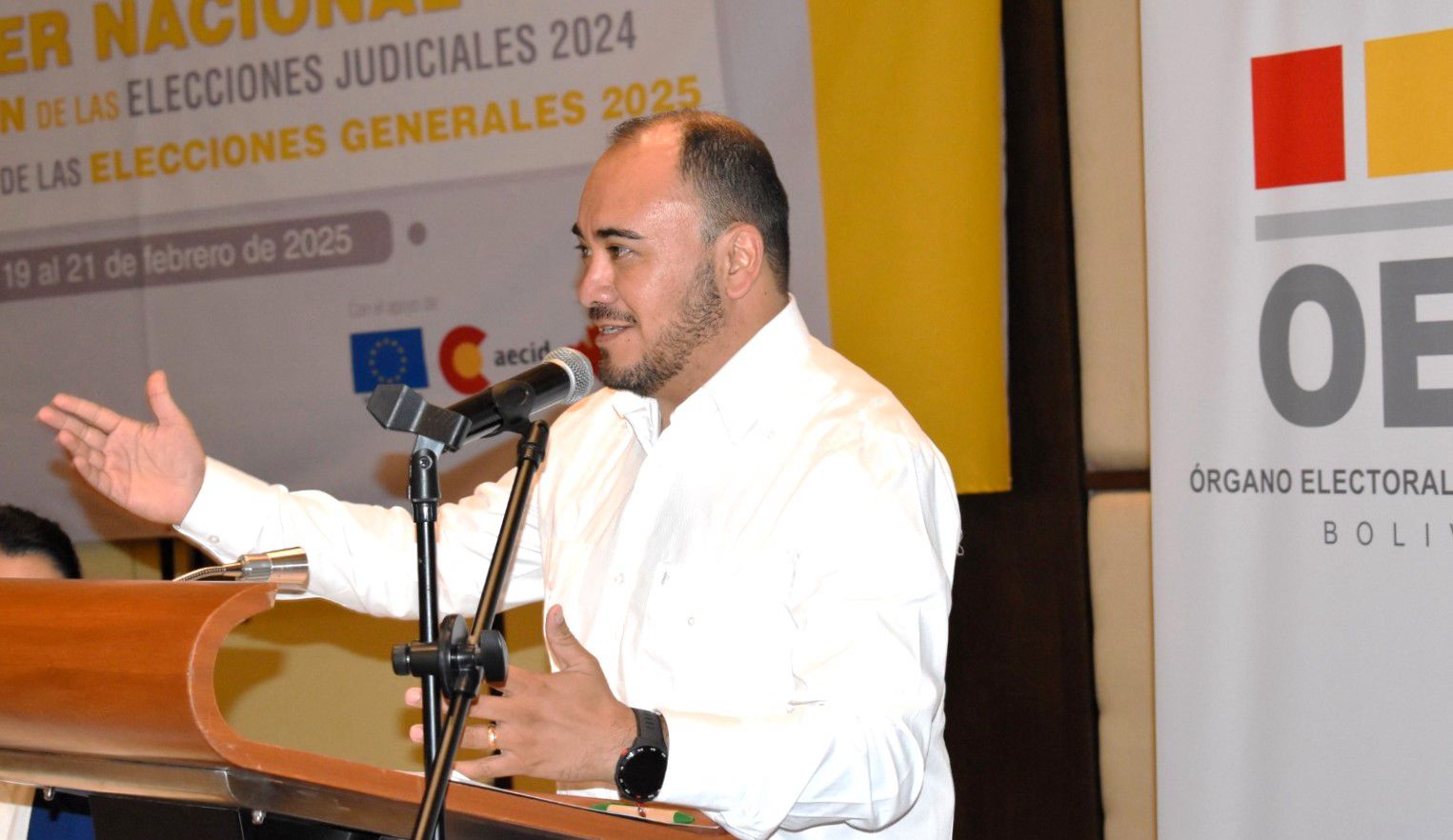 Vocal del TSE recuerda que el trámite para renunciar a militancia es personal 